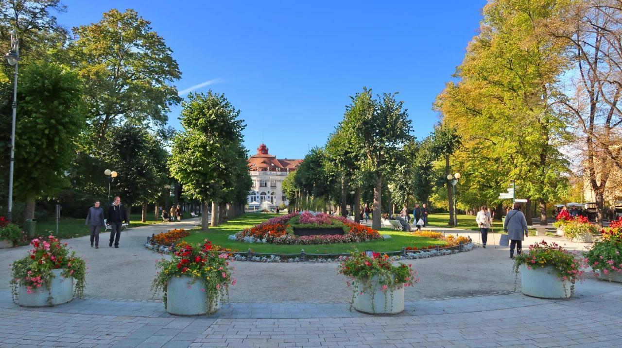 Apartman Nostalgia Karlovy Vary Ngoại thất bức ảnh